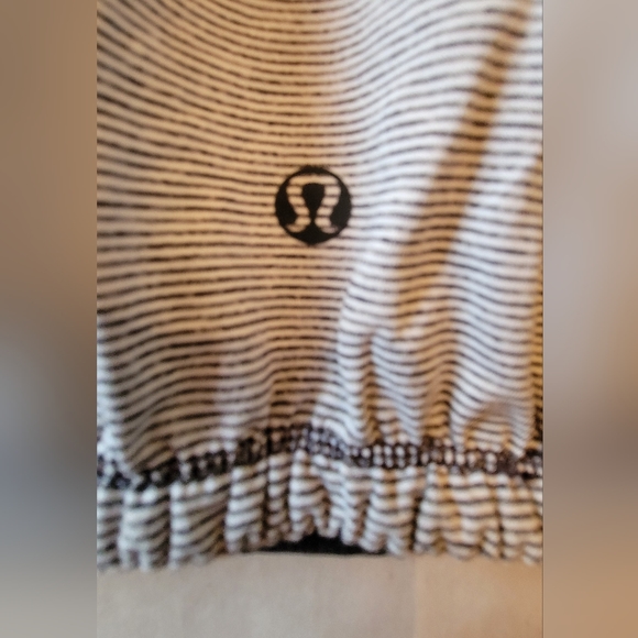 Lulu Lemon 🍋  Speed Up Tank Top Reflective - Picture 4 of 6